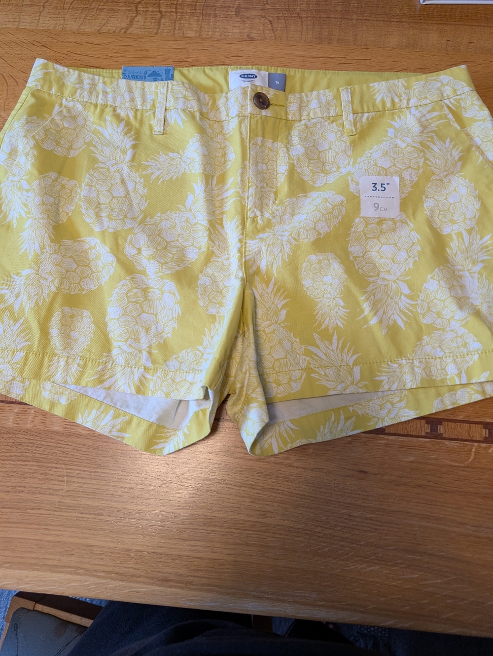 NWT Old Navy Pineapple Print Shorts.14
